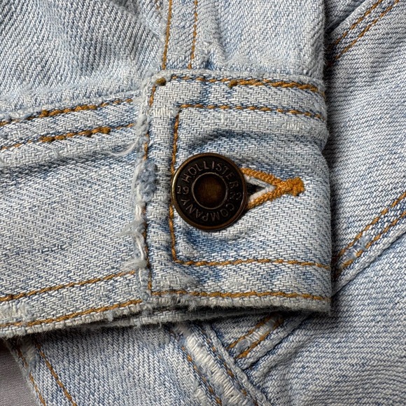 Vintage Y2K Hollister Light Wash Distressed Denim Jacket Girls Large Cotton Blue - Picture 3 of 4